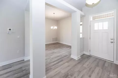 Entry Way - 6264 Pineapple Dr, Milton, FL 32570 photo 2 of 5