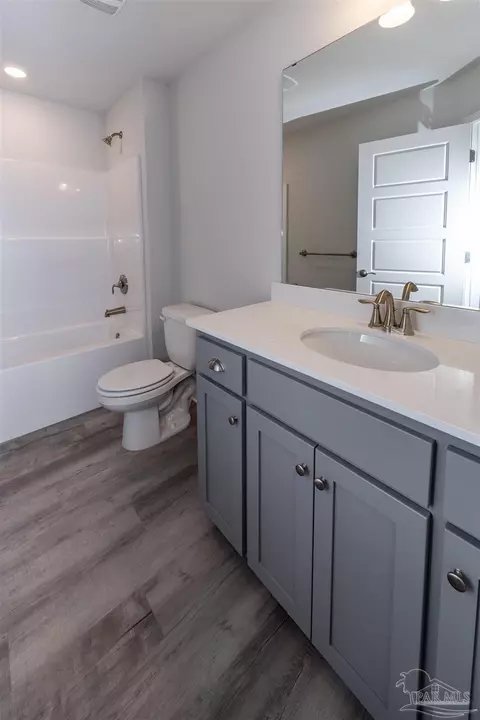 Bath - 6264 Pineapple Dr, Milton, FL 32570 photo 4 of 4