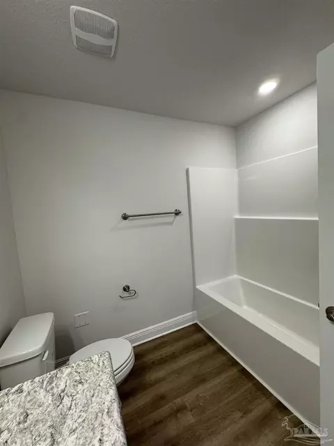 Bath - 1804 Sunset Maple Rd #24-B, Cantonment, FL 32533 photo 3 of 3