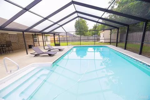 Exterior - 6041 Autumn Pines Cir, Pace, FL 32571 photo 7 of 12
