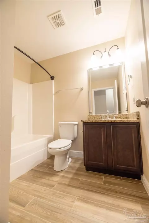 Bath - 6041 Autumn Pines Cir, Pace, FL 32571 photo 6 of 7