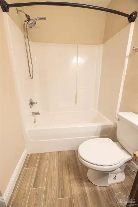 Bath - 6041 Autumn Pines Cir, Pace, FL 32571 photo 7 of 7