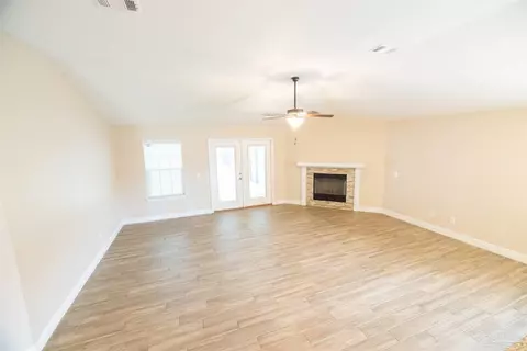 Living - 6041 Autumn Pines Cir, Pace, FL 32571 photo 2 of 3