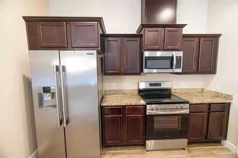 Kitchen - 6041 Autumn Pines Cir, Pace, FL 32571 photo 2 of 2