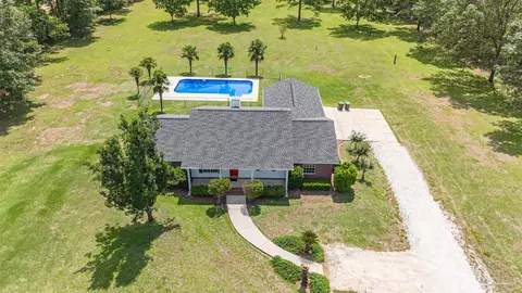 4020 Hwy 99, Century, FL 32535