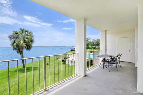 615 Bayshore Dr #201, Pensacola, FL 32507