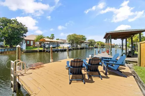 1643 Kauai Ct, Gulf Breeze, FL 32563