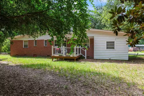 Exterior - 6494 Cedar St, Milton, FL 32570 photo 6 of 10