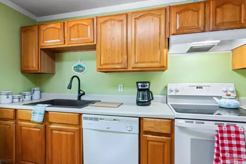 Kitchen - 6494 Cedar St, Milton, FL 32570 photo 2 of 3