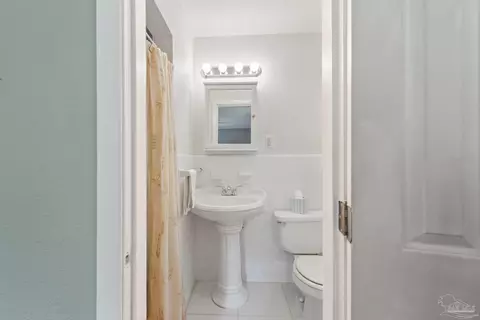 Bath - 6494 Cedar St, Milton, FL 32570 photo 1 of 3