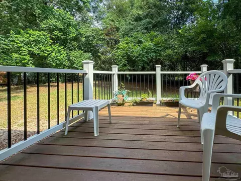 Exterior - 6494 Cedar St, Milton, FL 32570 photo 5 of 10