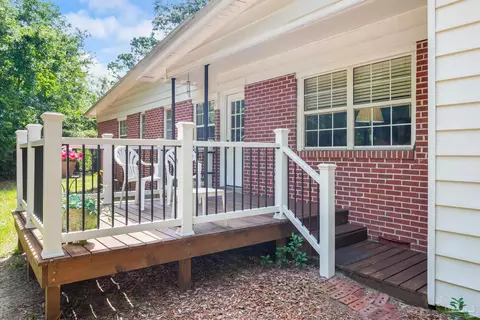 Exterior - 6494 Cedar St, Milton, FL 32570 photo 4 of 10