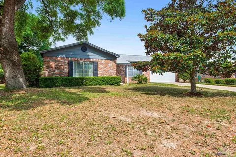 2932 Breckenridge Dr, Pensacola, FL 32526