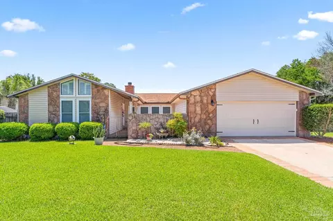 8121 Westbourne Dr, Pensacola, FL 32506