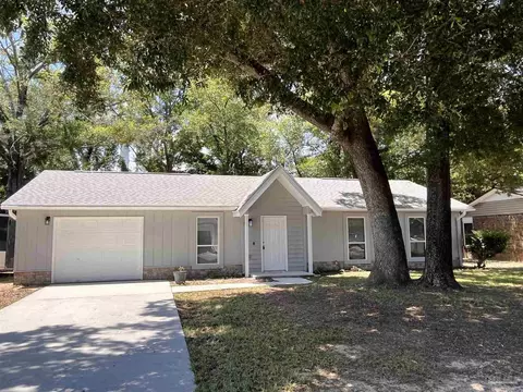 3900 Baywoods Dr, Pensacola, FL 32504