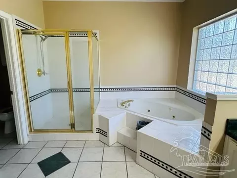 Bath - 5653 Derby Dr, Pace, FL 32571 photo 2 of 4