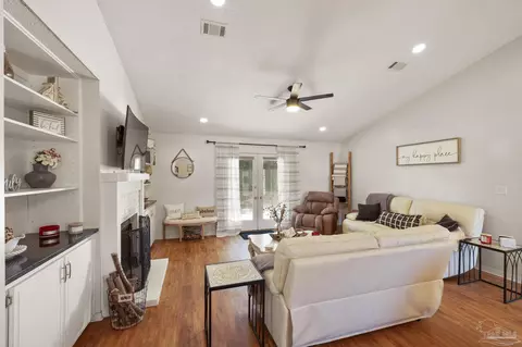 Living - 1610 Brampton Way, Cantonment, FL 32533 photo 3 of 4