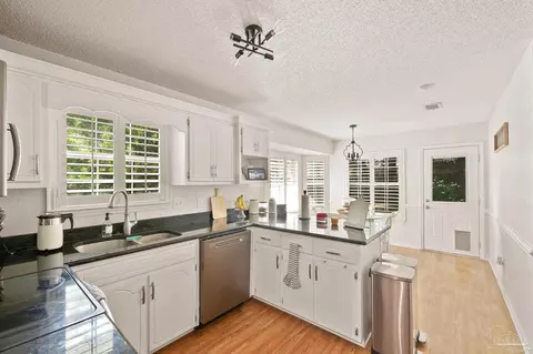 Kitchen - 1610 Brampton Way, Cantonment, FL 32533 photo 1 of 1