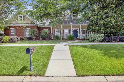 936 Caterpillar Ln, Cantonment, FL 32533