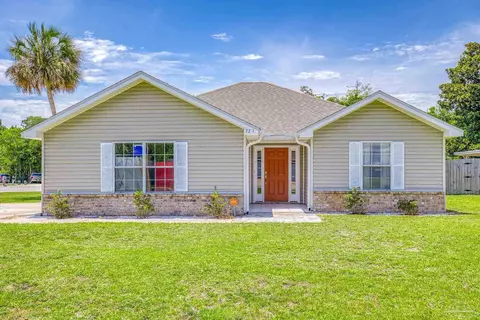 721 Landing Ln, Pensacola, FL 32507