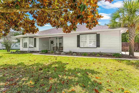 2040 Dudley Ct, Navarre, FL 32566