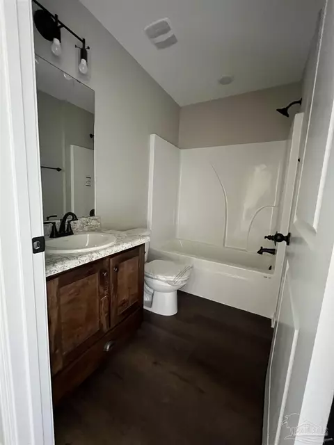 Bath - 4090 Charles Cir, Pace, FL 32571 photo 1 of 3