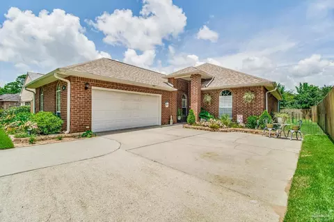 3027 Oak Pointe Dr, Pensacola, FL 32505