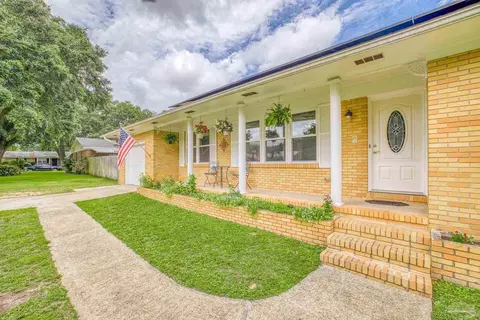 6054 Prospect Ln, Pensacola, FL 32526