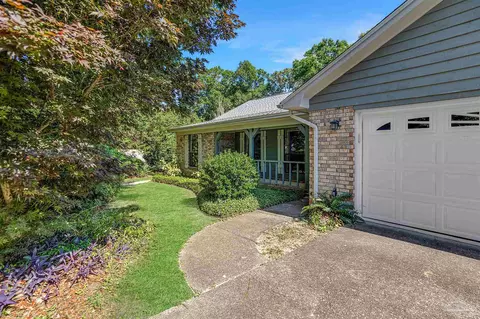 11543 Thousand Oaks Dr, Pensacola, FL 32514