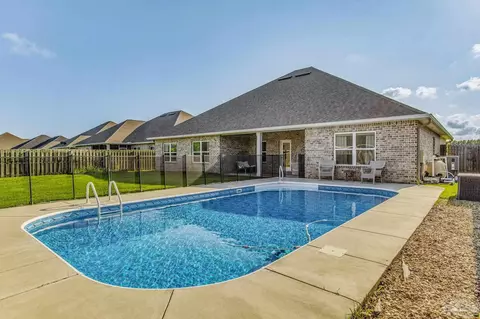 7718 Hillsmere Ct, Pensacola, FL 32526