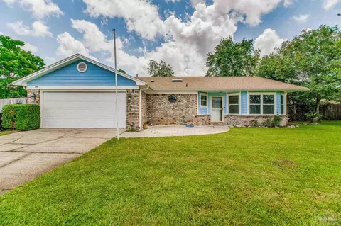 658 Cedar Bluff Dr, Pensacola, FL 32506