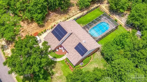 810 Crooked Oak Dr, Pensacola, FL 32514
