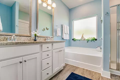 Bath - 5849 Danbury Blvd, Pace, FL 32571 photo 1 of 4