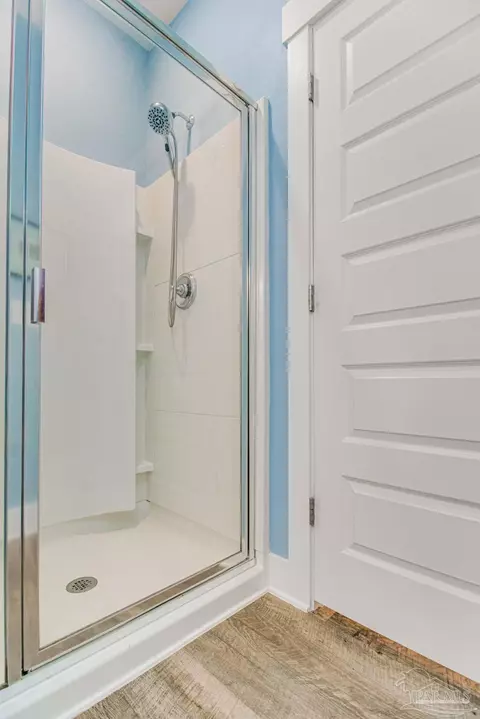 Bath - 5849 Danbury Blvd, Pace, FL 32571 photo 2 of 4
