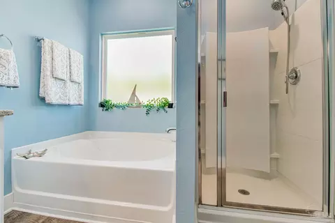 Bath - 5849 Danbury Blvd, Pace, FL 32571 photo 4 of 4