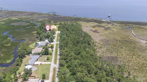 6666 Tidal Bay Dr, Milton, FL 32583