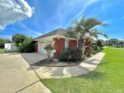 4263 Chittingham Dr, Pace, FL 32571 photo 3