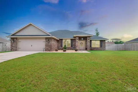 9198 Tara Cir, Milton, FL 32583