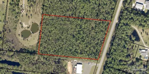 000 Garcon Point Rd, Milton, FL 32583