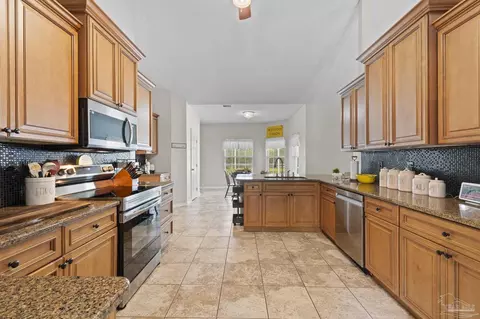 Kitchen - 2879 Greystone Dr, Pace, FL 32571 photo 4 of 4