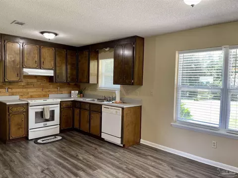 Kitchen - 2999 Junction Dr, Cantonment, FL 32533 photo 1 of 1
