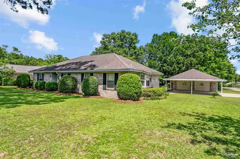 900 Breezy Acres Rd, Pensacola, FL 32534