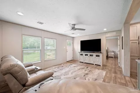 7904 Custom Ct, Milton, FL 32583 photo 6