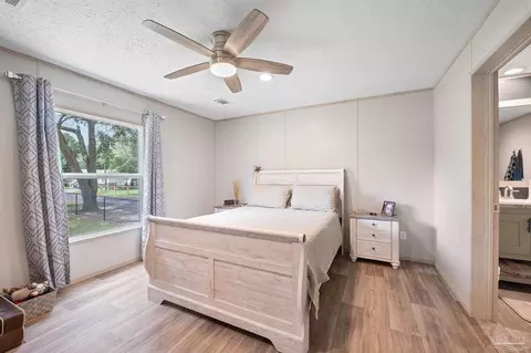 7904 Custom Ct, Milton, FL 32583 photo 14