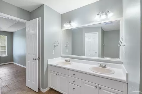 Bath - 5207 Deer Creek Dr, Pace, FL 32571 photo 4 of 4