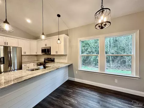 3298 Damon Dr, Milton, FL 32583 photo 4
