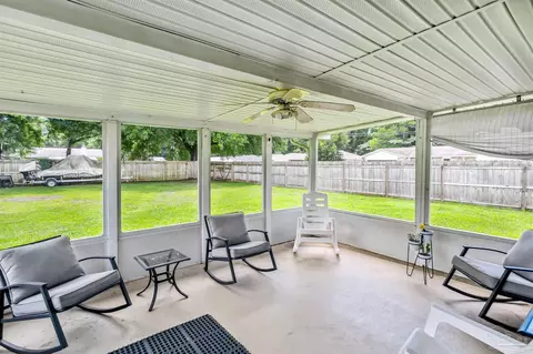 Exterior - 5543 Chantilly Cir, Milton, FL 32583 photo 4 of 7
