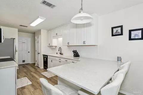 Kitchen - 5543 Chantilly Cir, Milton, FL 32583 photo 1 of 5