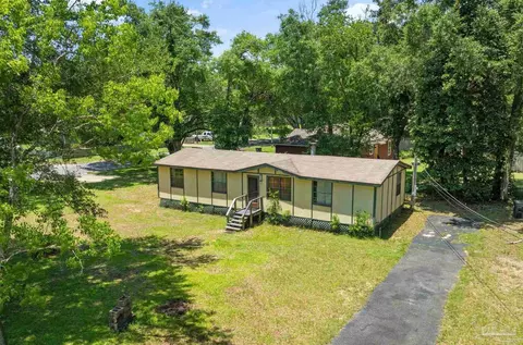 2046 N Roberts Cir, Pensacola, FL 32534