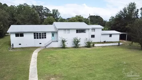 123 Dogwood Pl, Atmore, AL 36502